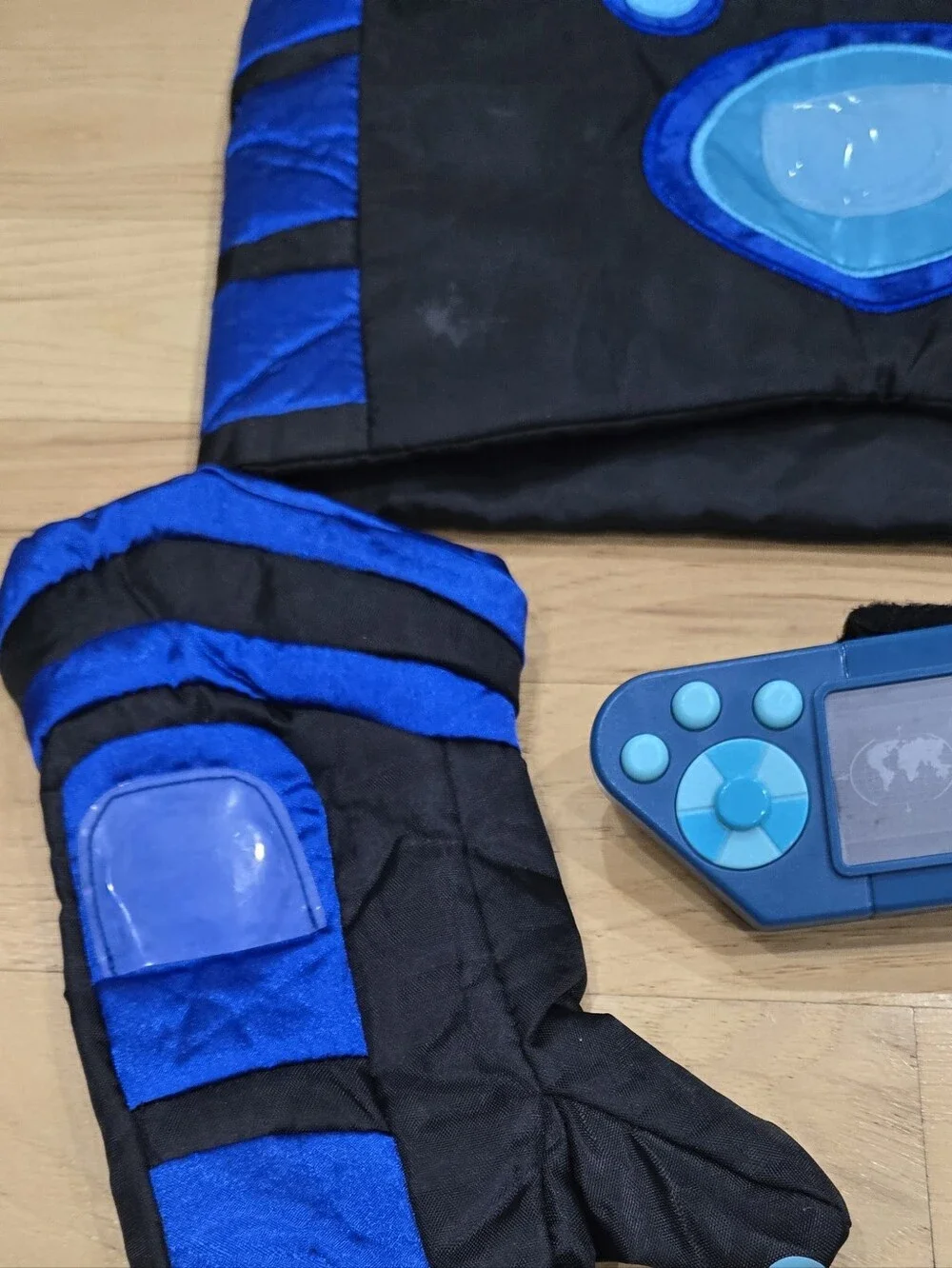 Wils Kratts Creature Power Costume Blue and Gloves Set, Martin